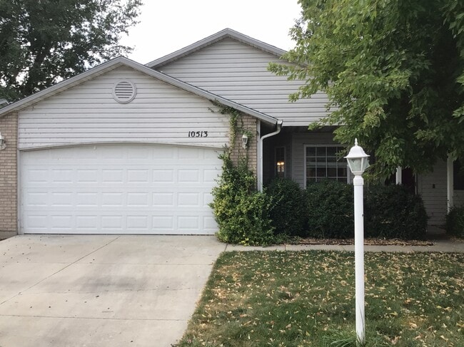 Photo - 10513 W Hazelwood Dr House