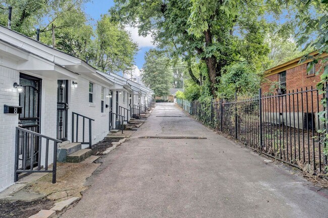 Photo - 2966 Yale Ave Unit 6