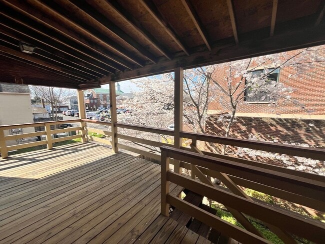 Photo - 612 Caroline St