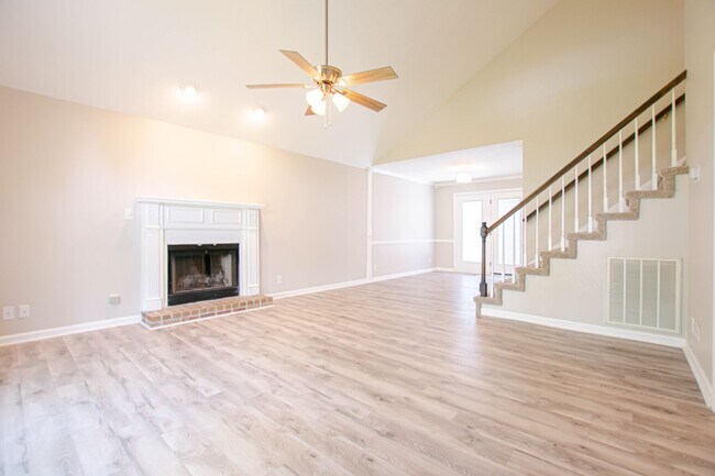 Photo - Pet Friendly Three Bedroom!