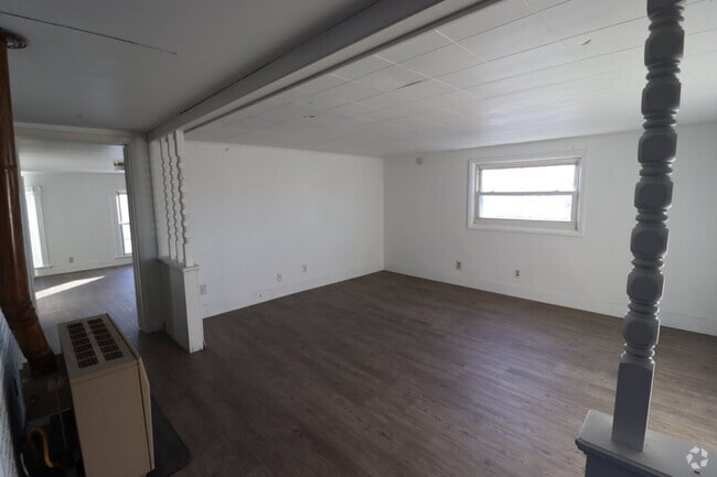 Building Photo - Bright 1 Bedroom upper in the Heart of Berlin Unit UPPER Rental