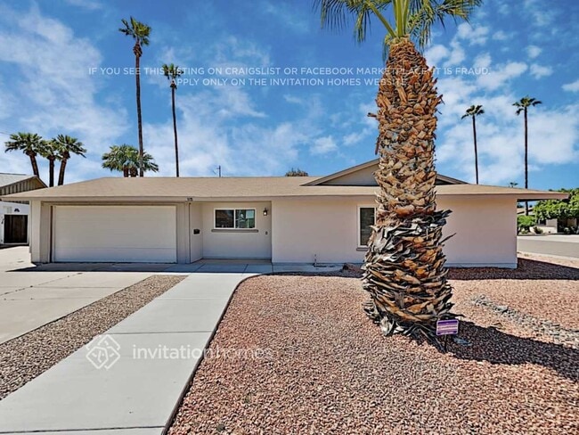Photo - 1175 E Diamond Dr House