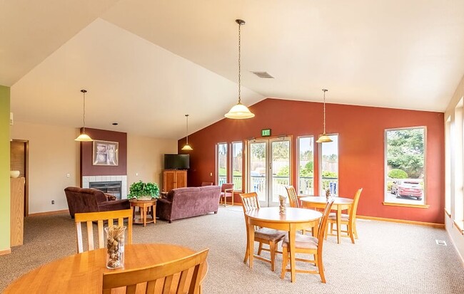 Lawn Courte Apartments
