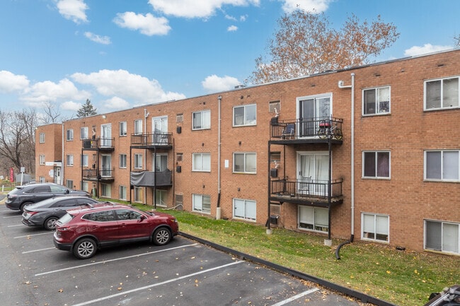Harrison Court Apartments