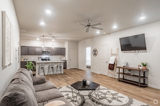 4BR, 4BA - 1,760SF - University Park Place