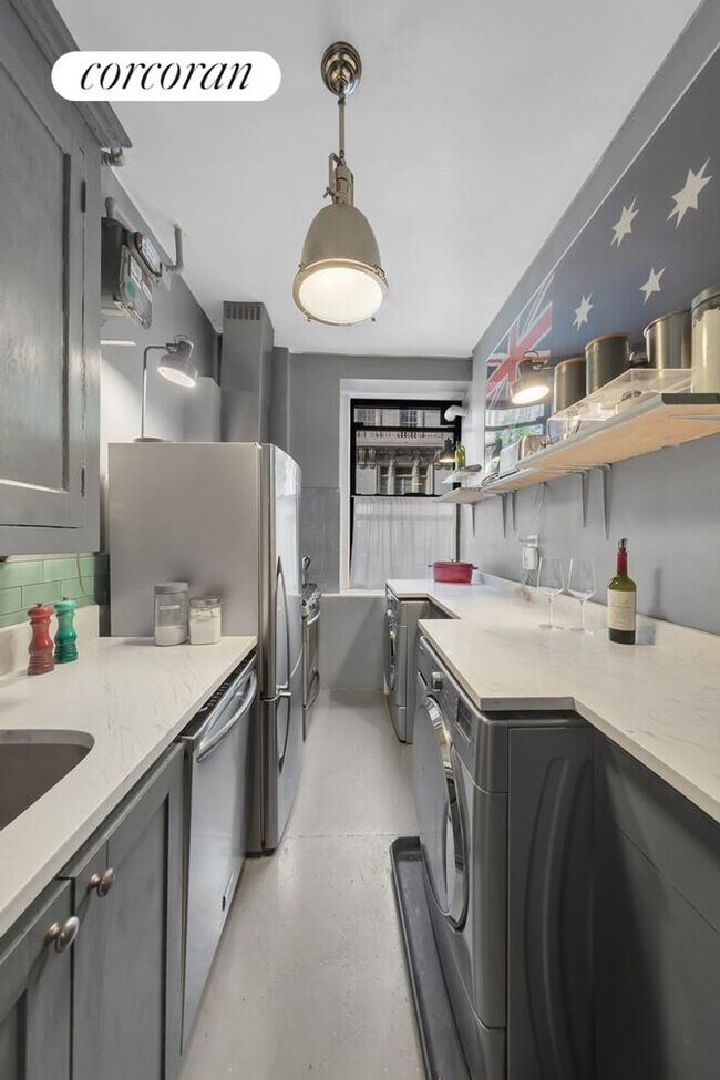 Photo - 325 Riverside Dr