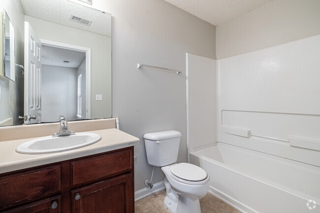 Charleston - 3BR, 2BA - 1150SF - Cross Creek Apartments
