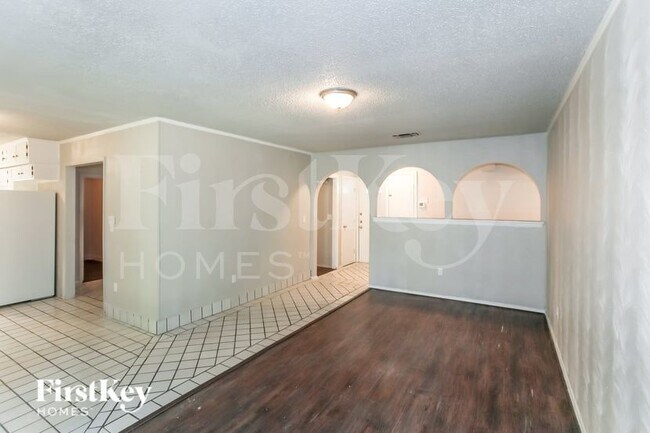 Photo - 616 Pinto Ln