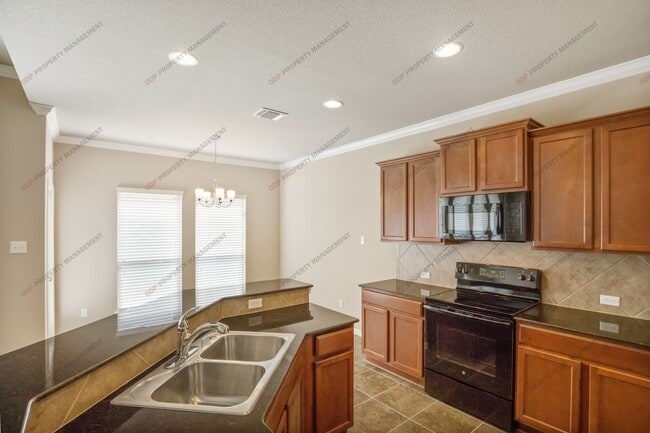 5711 Blackstone Dr