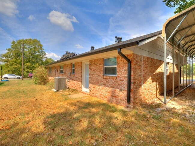 Photo - 463 E Johnson Ave
