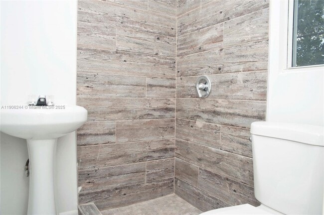 Photo - 1323 N Federal Hwy Unit 2