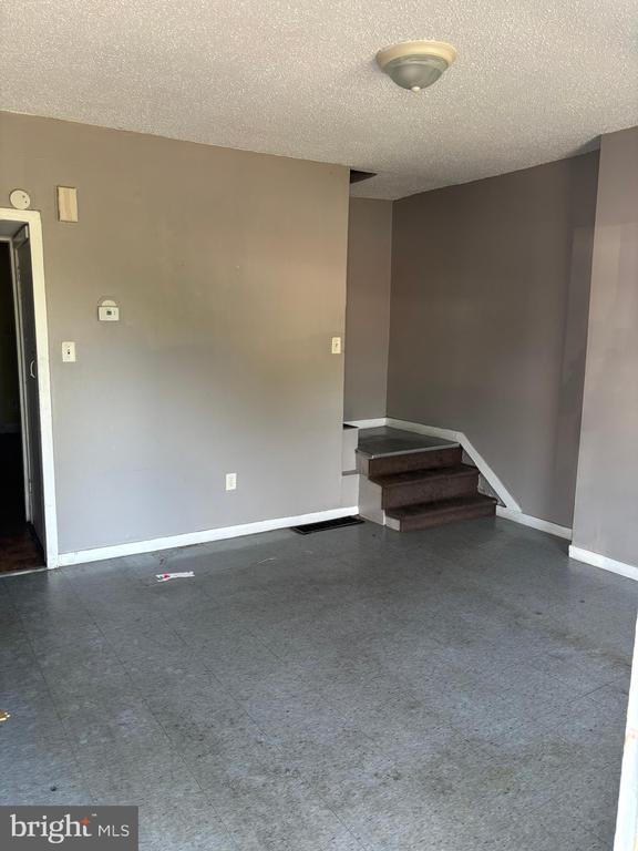 Photo - 416 E Oak St