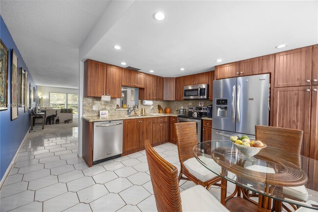 Building Photo - 2504 Antigua Terrace Unit O3