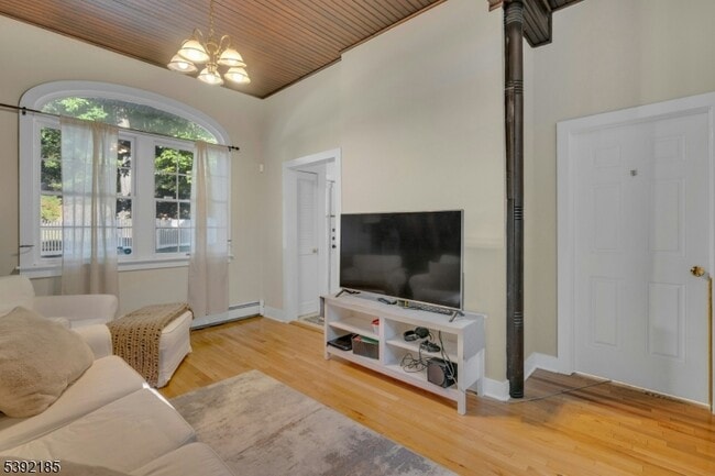 Photo - 1 Conklin Ave