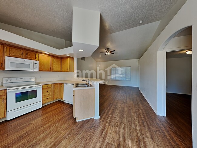 Photo - 5002 Barkley Way