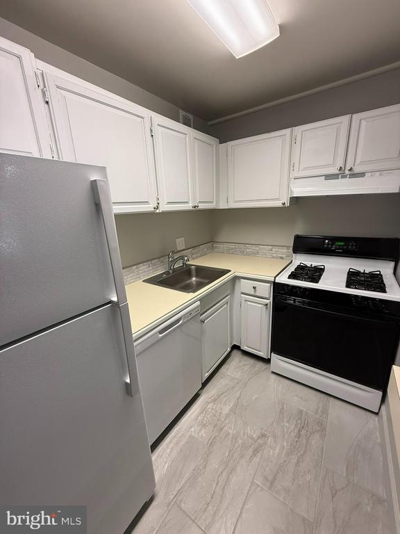 Photo - 3100 S Manchester St Unidad 333