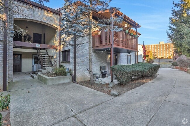 Building Photo - 10 Secora Rd Unit L3 Rental