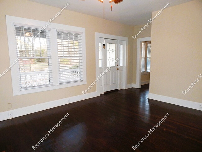 1776 Lyle Ave