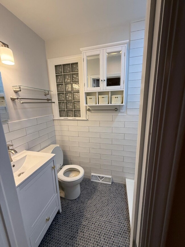 Photo - 2110 Villa Dr