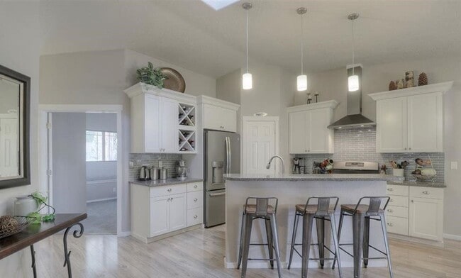 Photo - 3 Bedroom with 3 Car Garage - Eagle, Idaho