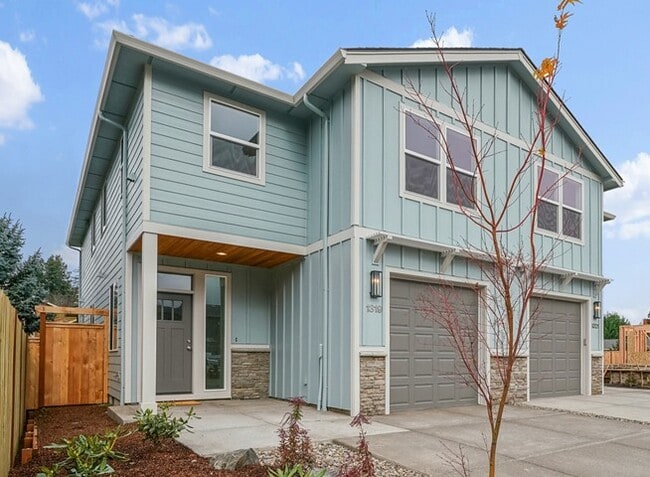 Building Photo - 1319 Oppek St NE