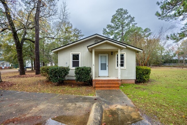 Photo - Welcome to this beautiful 1 bedroom and 1 bath unit in a stellar location! Unit 6 Country Squire Court A