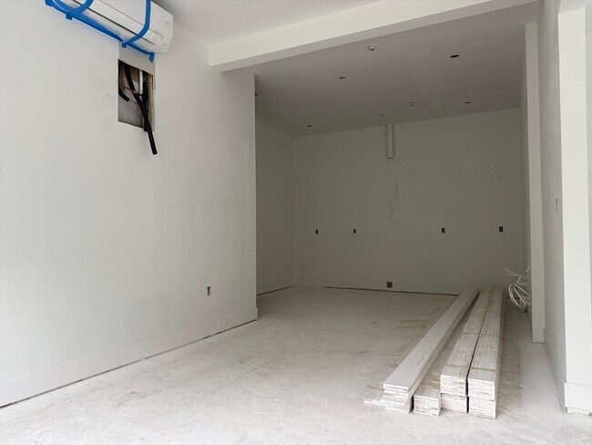 Photo - 251 Sladen St Unit 107