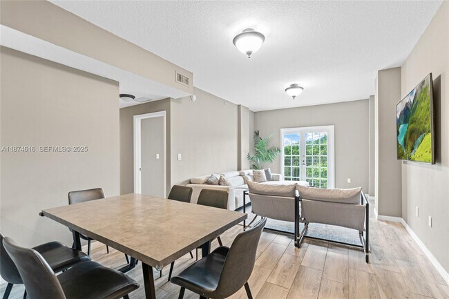 Photo - 5271 SW 8th St Unidad 315