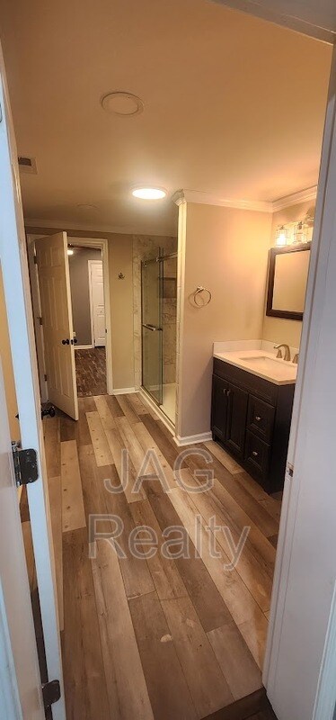 Photo - 2113 1st St