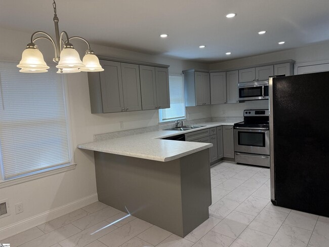 Photo - 320 Elaine Ave