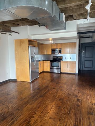 329 E Colorado Blvd Unit 404