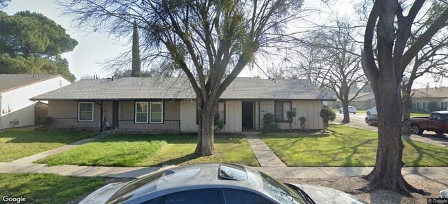 Building Photo - CHARMING 3 BEDROOM 2 BATHROOM SINGLE-STORY IN STOCKTON!