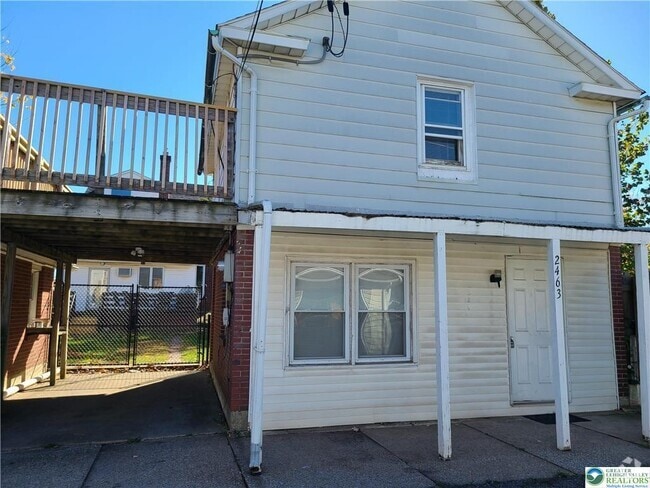 Building Photo - 2463 Birch St Rental