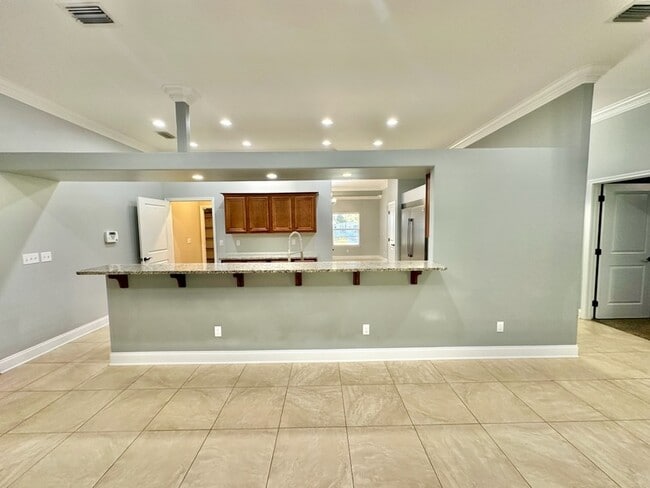 Photo - 209 Coral Dr SW