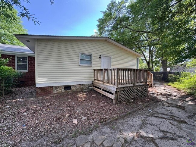 Photo - 1301 Tucker Rd