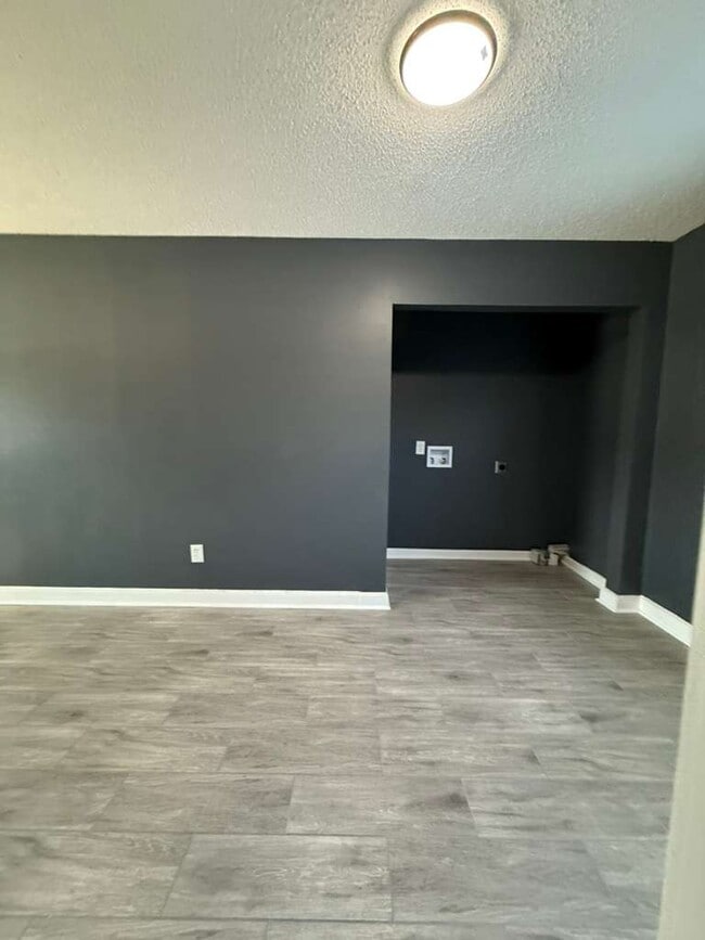 Photo - 1266 Russwood Rd