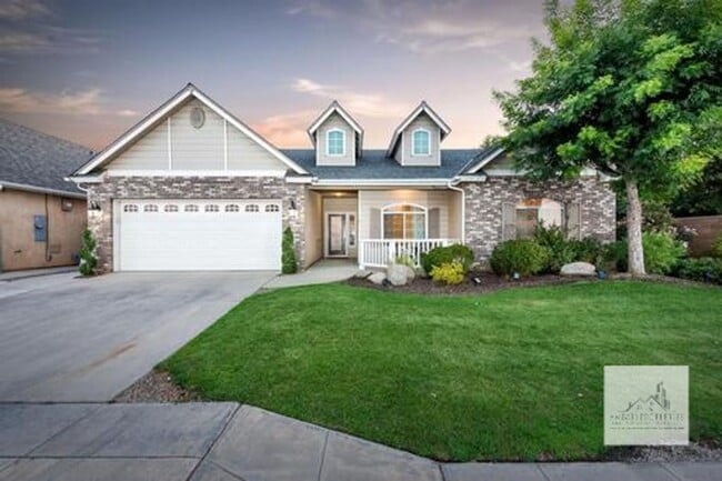Building Photo - Beautiful Northeast 4 Bedroom 2.5 Bath hom... Rental