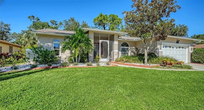 Photo - 2246 Cork Oak St W