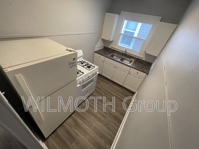 Photo - 129 W Hendricks St Unit 2