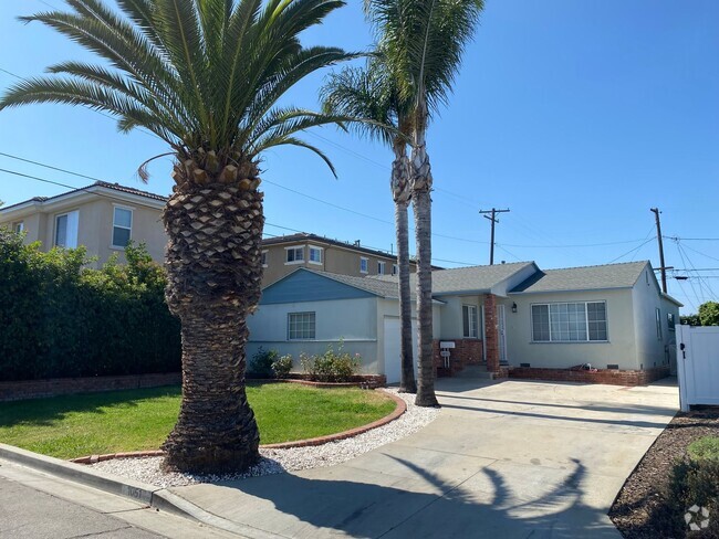 Building Photo - 3-Bed, 1-Bath Home, + Bonus Room/Office .....