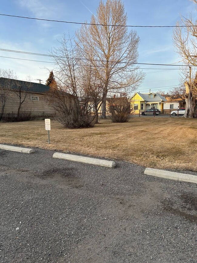 Photo - 1128 E 2nd St Unit B