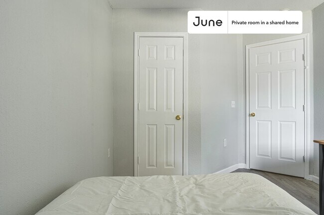 Photo - Room in Shared 3 bed/2 bath home Unit A