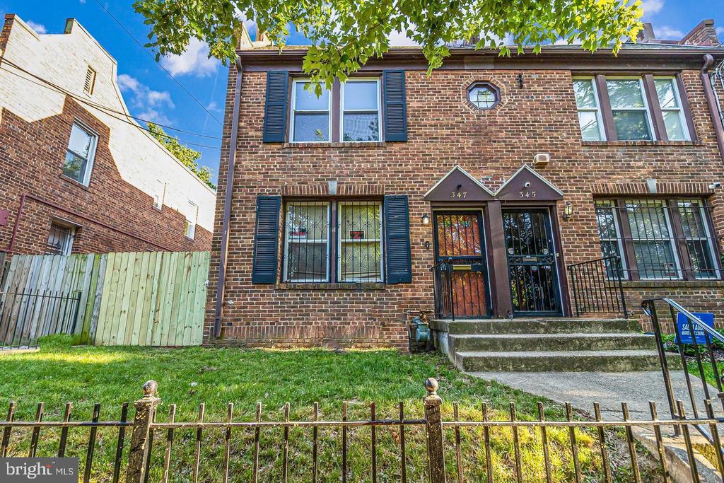 Photo - 347 Parkland Pl SE