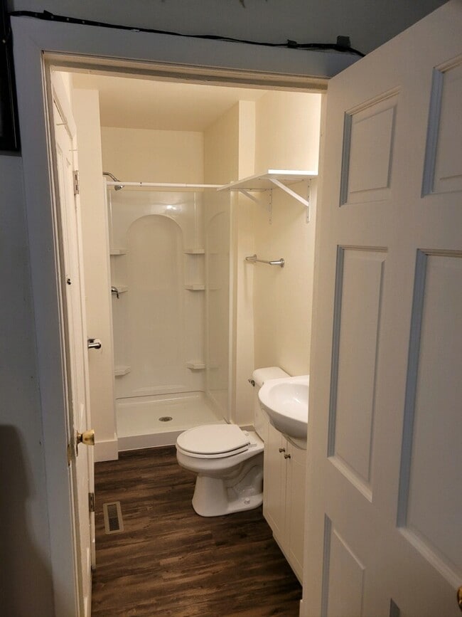Photo - 233 Niagara St Unit 233 Niagara Street