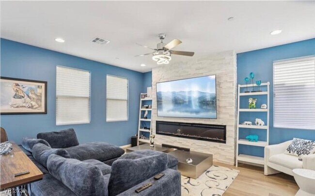 Photo - 10396 Thurso Ave