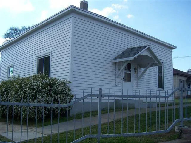 Building Photo - 200 Main St Rental