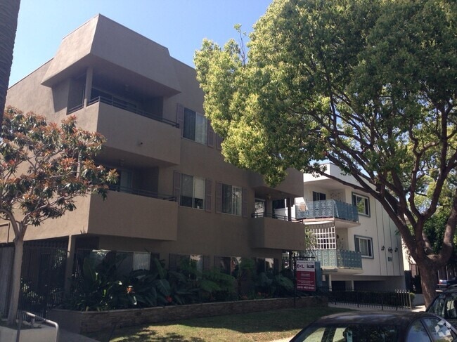 Building Photo - 918 3rd St Unit 7 Rental