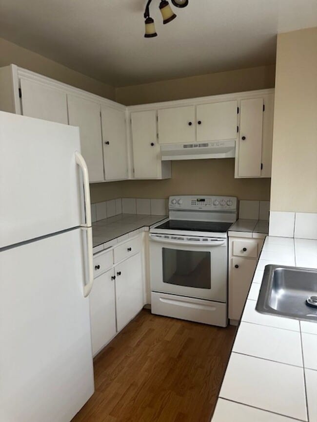 Photo - Beautifully remodeled 2 bedroom & 1 bath unit in the heart of Concord Unit 20