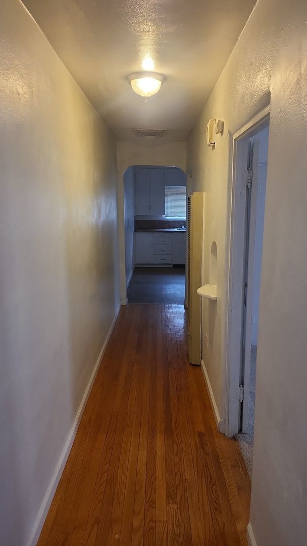 1409-1409 Hazeldine Ave SE Unidad 1409