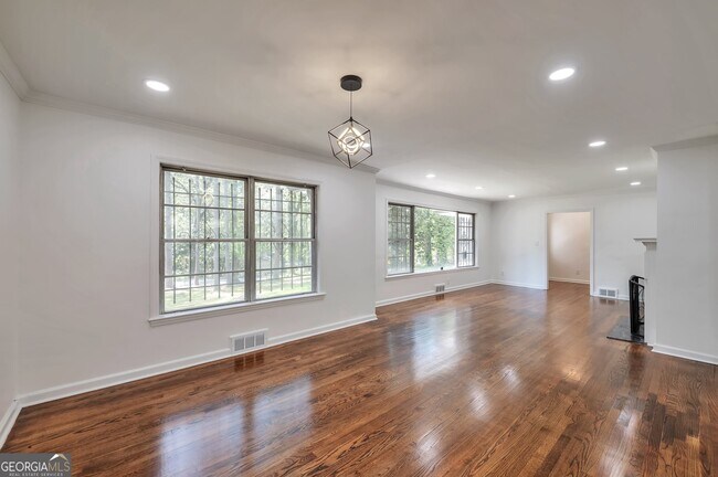 Photo - 1332 Willis Mill Rd SW House